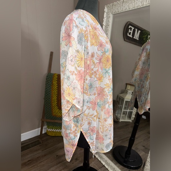 Maurices • Sheer Floral Kimono - Picture 4 of 7